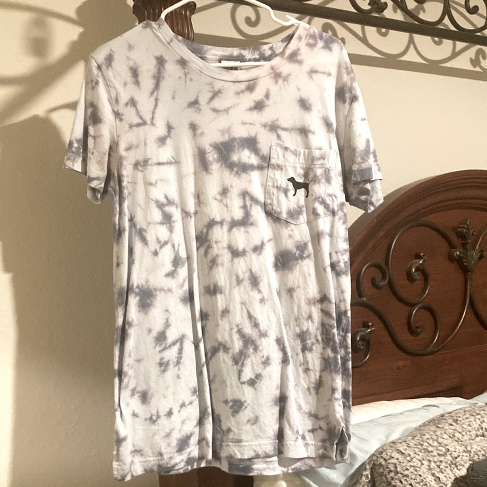 lavender tie dye “ Pink “ shirt , small small hole on tummy ( not noticeable)